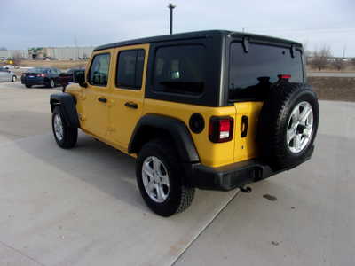 2019 Jeep Wrangler Unlimited, $29700. Photo 6