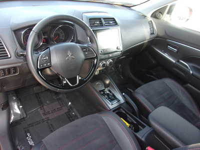 2022 Mitsubishi Outlander, $19850. Photo 10