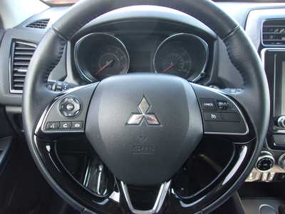 2022 Mitsubishi Outlander, $19850. Photo 11