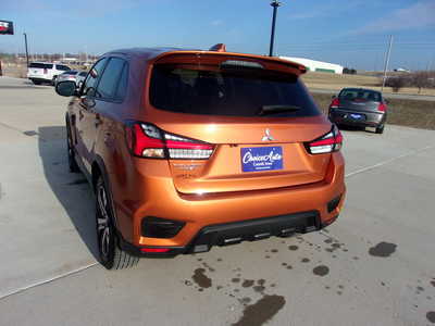 2022 Mitsubishi Outlander, $19850. Photo 4