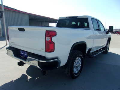 2023 Chevrolet 2500 Crew Cab, $44800. Photo 3