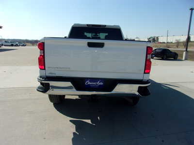 2023 Chevrolet 2500 Crew Cab, $44800. Photo 4