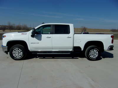 2023 Chevrolet 2500 Crew Cab, $44800. Photo 6