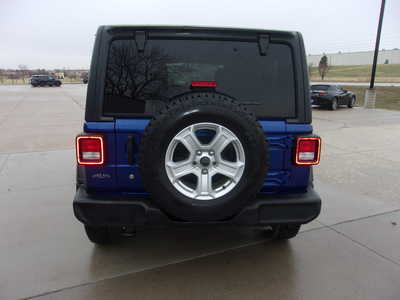 2019 Jeep Wrangler Unlimited, $29700. Photo 4