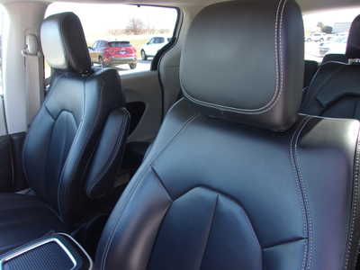 2023 Chrysler Pacifica, $23400. Photo 10