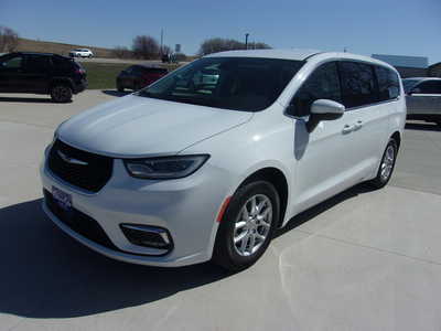 2023 Chrysler Pacifica, $23400. Photo 7