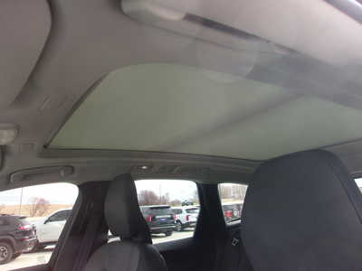 2023 Volvo XC60, $28900. Photo 12