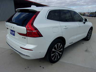 2023 Volvo XC60, $28900. Photo 3