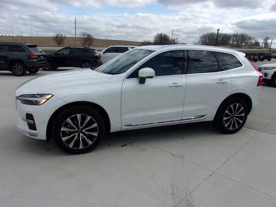 2023 Volvo XC60, $28900. Photo 6
