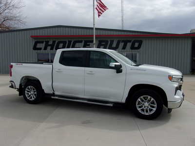 2022 Chevrolet 1500 Crew Cab, $34750. Photo 2