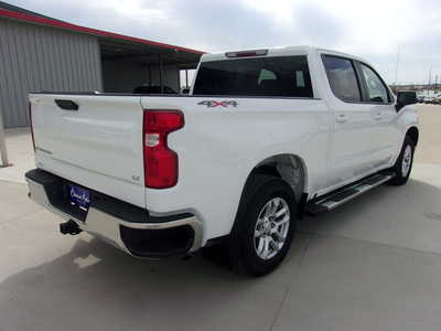 2022 Chevrolet 1500 Crew Cab, $34750. Photo 3