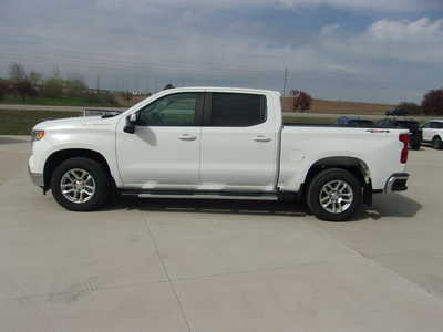 2022 Chevrolet 1500 Crew Cab, $34750. Photo 6