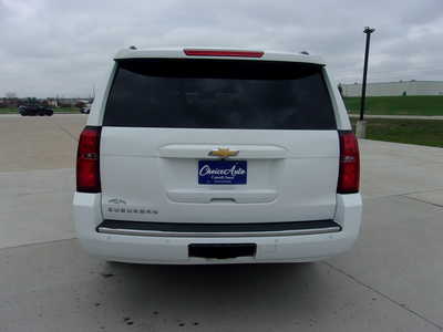 2016 Chevrolet Suburban, $23900. Photo 4