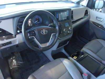 2017 Toyota Sienna, $21500. Photo 10
