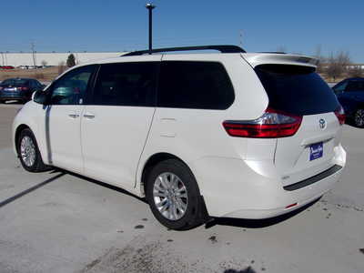 2017 Toyota Sienna, $21500. Photo 6