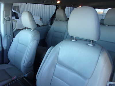2017 Toyota Sienna, $21500. Photo 9