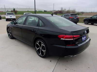 2020 Volkswagen Passat, $17500. Photo 5