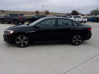 2020 Volkswagen Passat, $17500. Photo 6