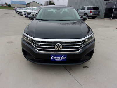 2020 Volkswagen Passat, $17500. Photo 8