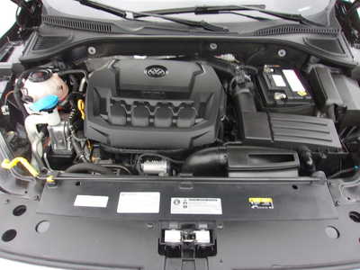 2020 Volkswagen Passat, $17500. Photo 9