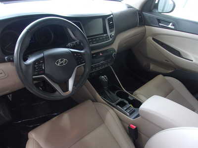 2017 Hyundai Tucson, $15950. Photo 12