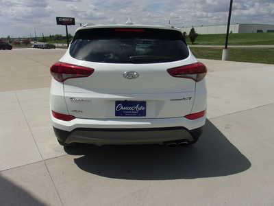 2017 Hyundai Tucson, $15950. Photo 5