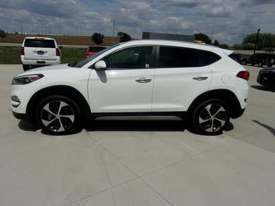 2017 Hyundai Tucson, $15950. Photo 7