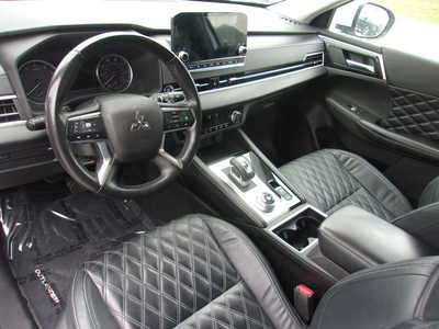 2022 Mitsubishi Outlander, $24750. Photo 10