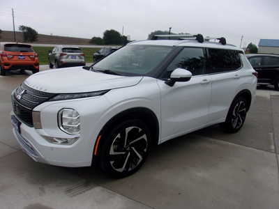 2022 Mitsubishi Outlander, $24750. Photo 6