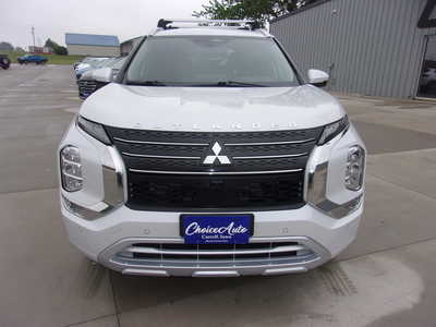 2022 Mitsubishi Outlander, $24750. Photo 7