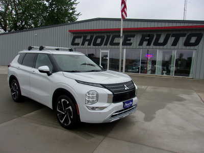 2022 Mitsubishi Outlander, $24750. Photo 1