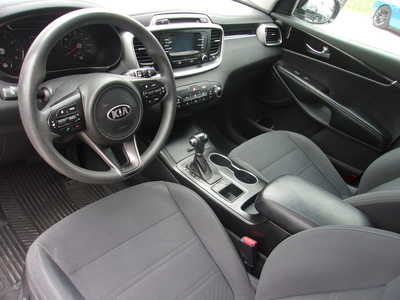 2017 Kia Sorento, $0. Photo 11