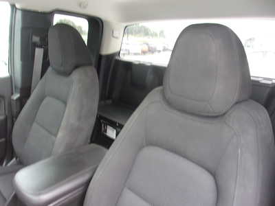 2021 Chevrolet Colorado Crew Cab, $14900. Photo 9