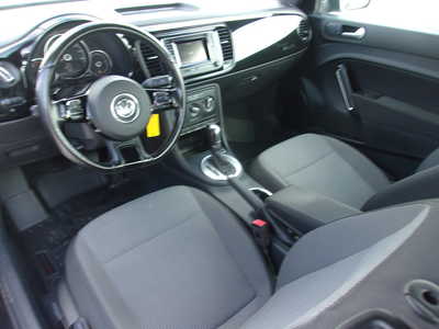 2019 Volkswagen Beetle, $19800. Photo 12