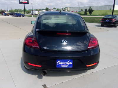 2019 Volkswagen Beetle, $19800. Photo 5