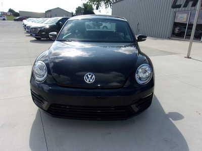 2019 Volkswagen Beetle, $19800. Photo 9