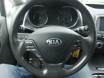 2018 Kia Forte, $0. Photo 12