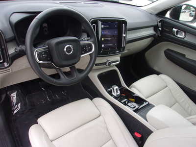2023 Volvo XC40, $0. Photo 10