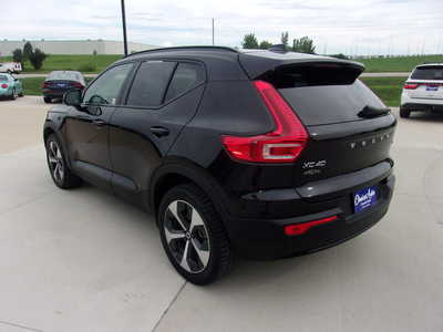 2023 Volvo XC40, $0. Photo 5