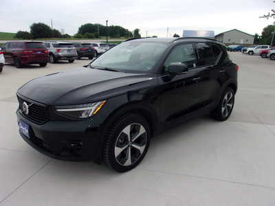 2023 Volvo XC40, $0. Photo 6