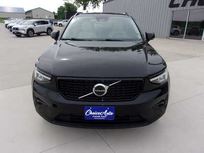2023 Volvo XC40, $0. Photo 7
