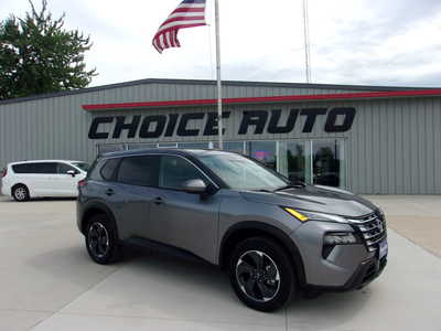 2024 Nissan Rogue, $25900. Photo 2