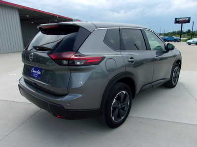 2024 Nissan Rogue, $25900. Photo 4