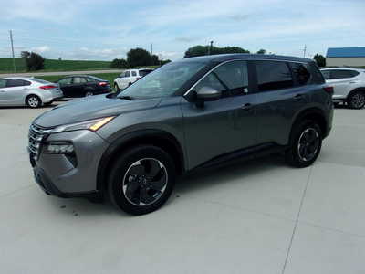2024 Nissan Rogue, $25900. Photo 7