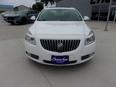 2011 Buick Regal, $8750. Photo 9