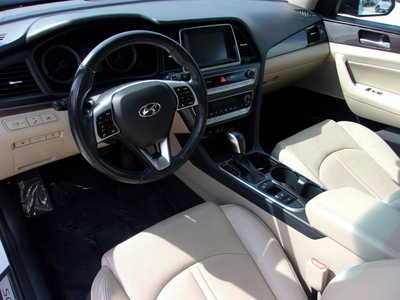 2019 Hyundai Sonata, $16900. Photo 10