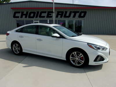 2019 Hyundai Sonata, $16900. Photo 2