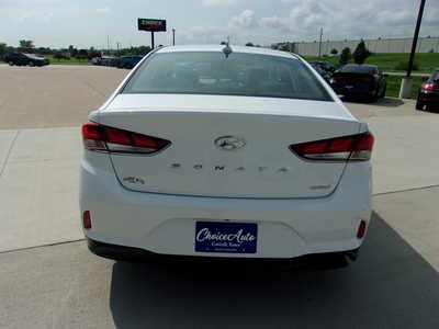 2019 Hyundai Sonata, $16900. Photo 4
