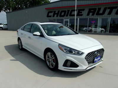 2019 Hyundai Sonata, $16900. Photo 1