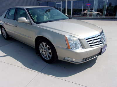 2009 Cadillac DTS, $6995. Photo 2